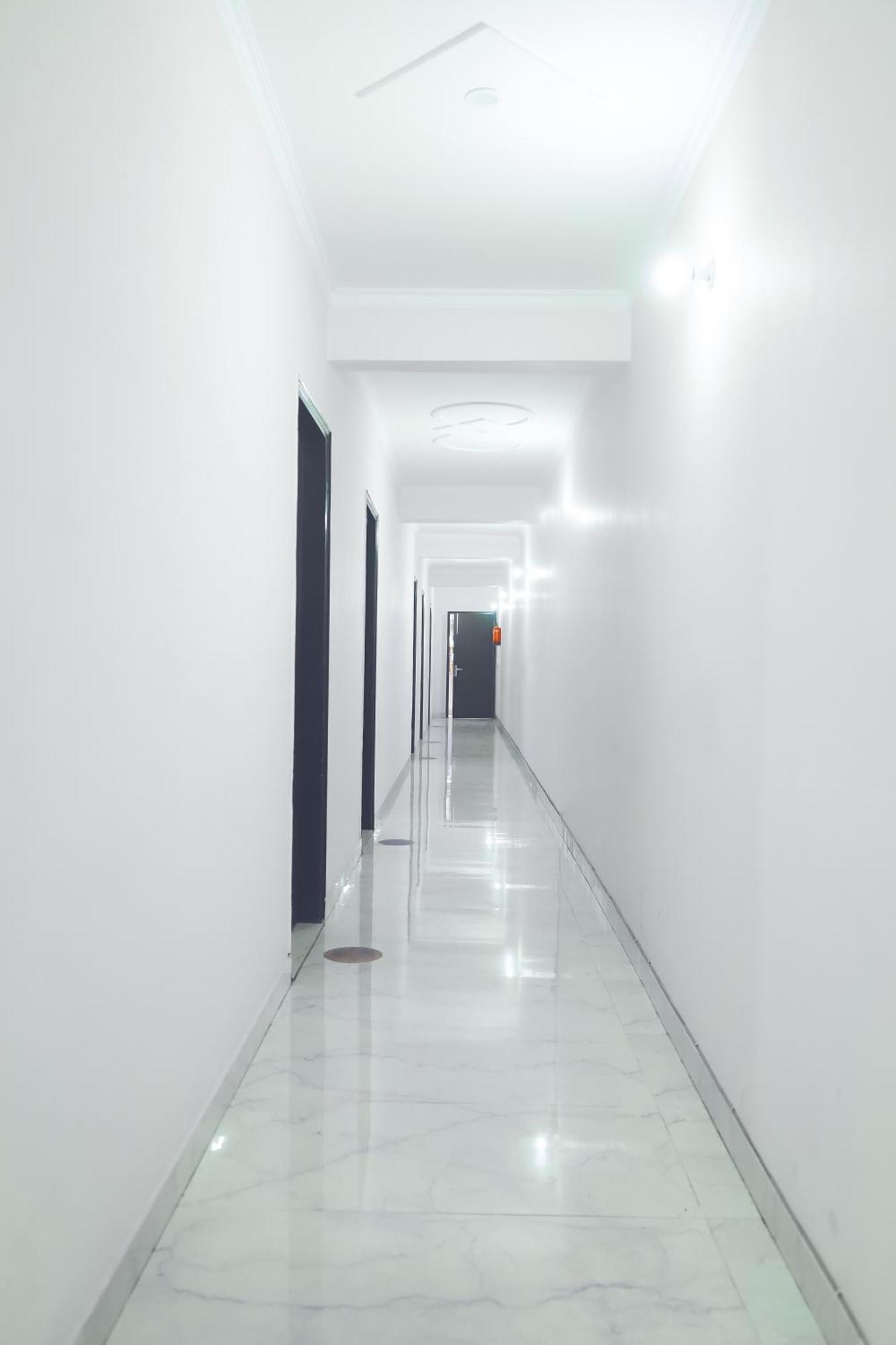 Sky Hotel 4*